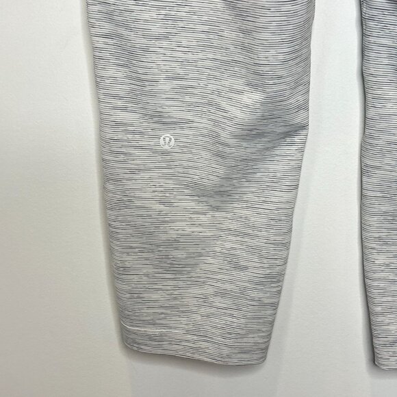 Lululemon Size 4 On the Fly Striped Cropped Pants We are from Space Ice Gray C67 - Picture 14 of 16